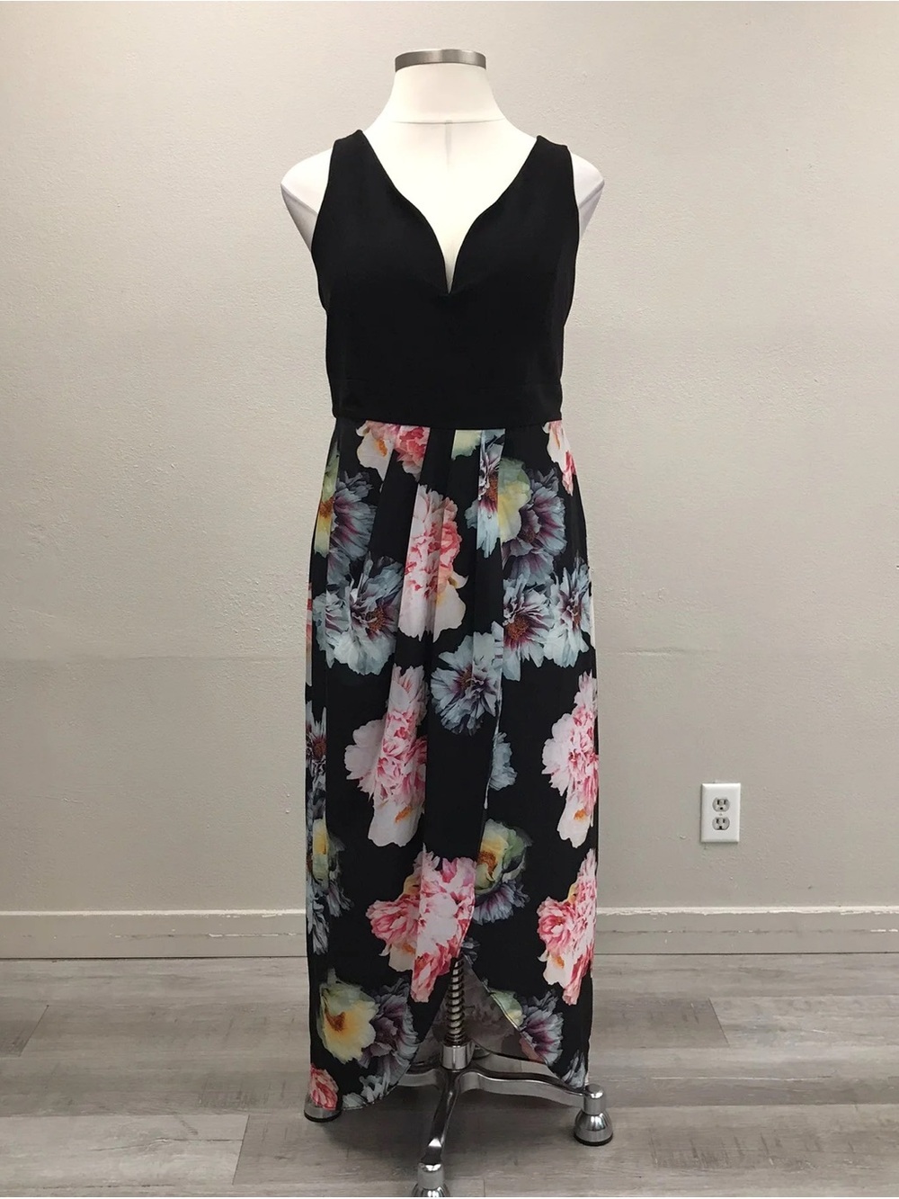 City Chic Black & Floral Maxi Dress - New - Size 18